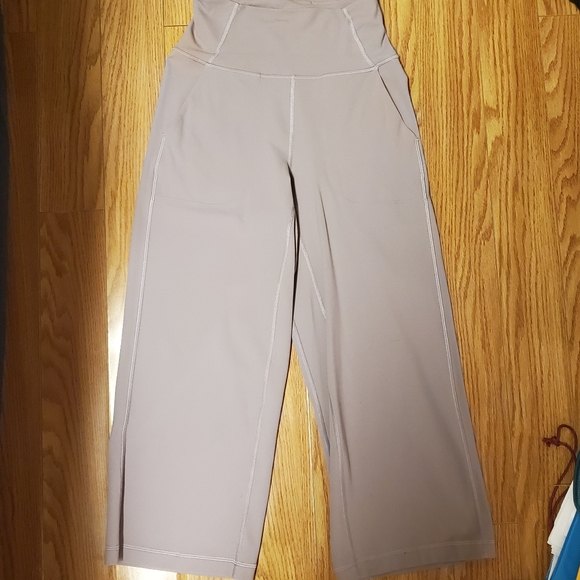 Lululemon align wide leg crop 23" - Picture 5 of 5